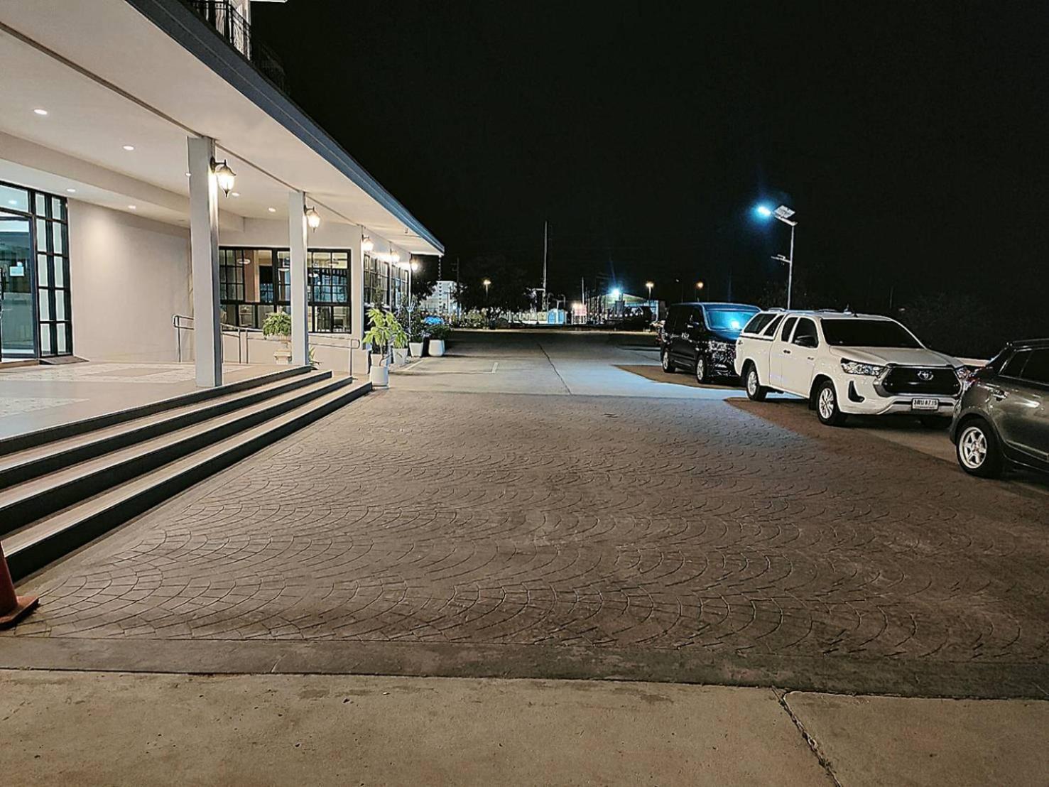โคโค่ โฮเทล Koco Hotel Nakhon Ratchasima Exterior photo