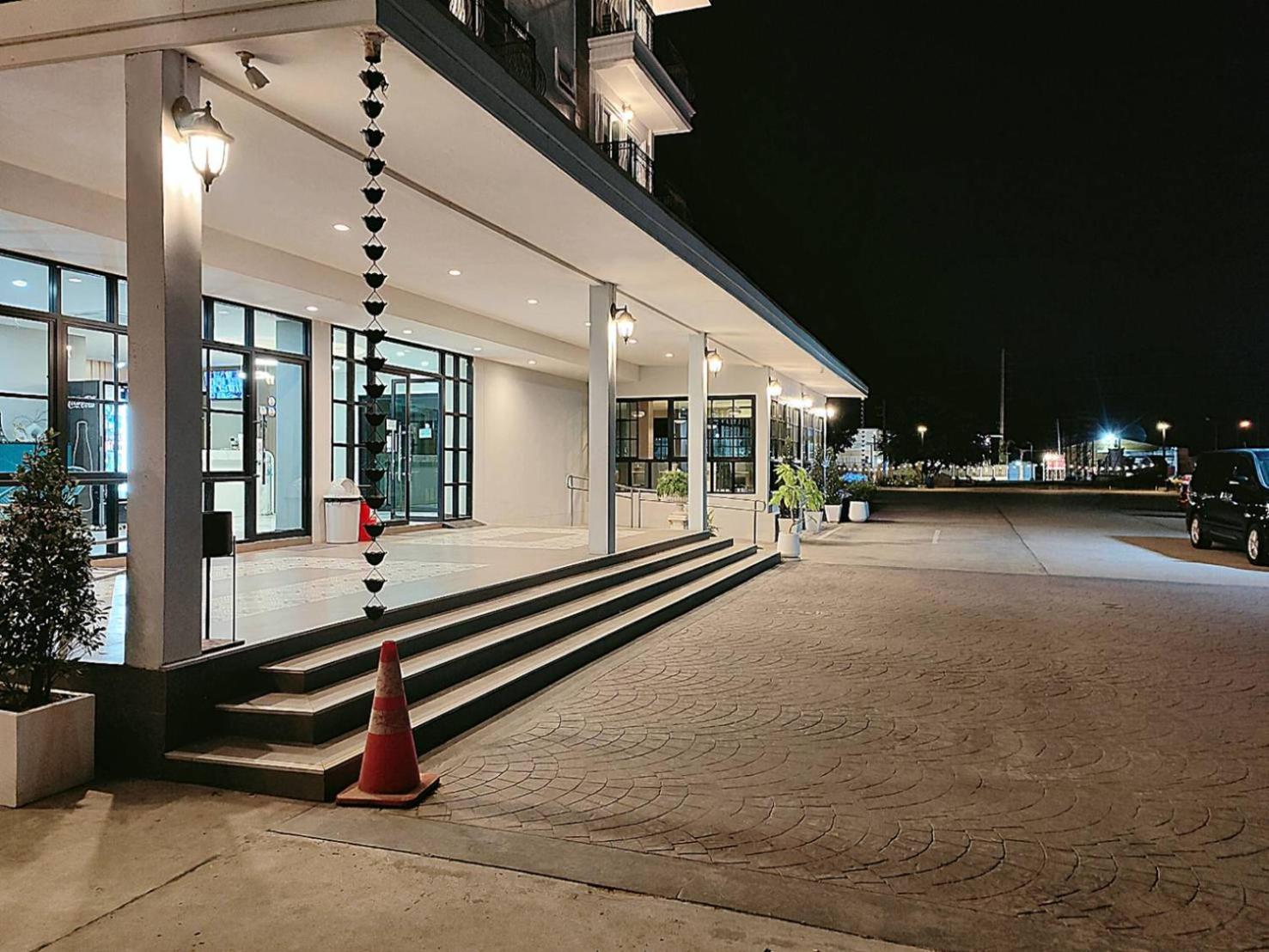โคโค่ โฮเทล Koco Hotel Nakhon Ratchasima Exterior photo