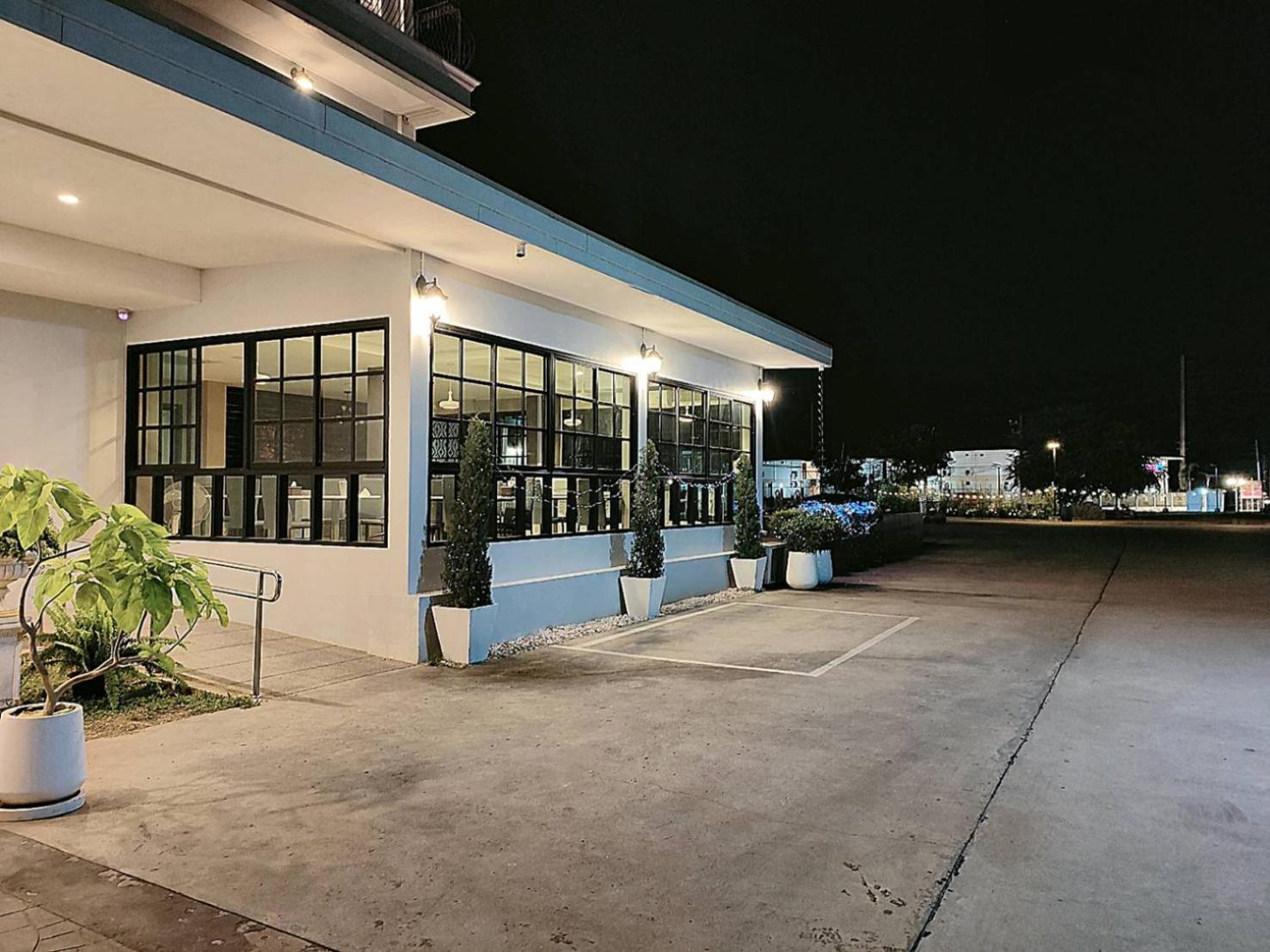 โคโค่ โฮเทล Koco Hotel Nakhon Ratchasima Exterior photo